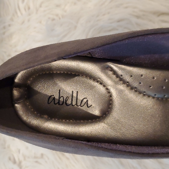 Shoes - Picture 5 of 6